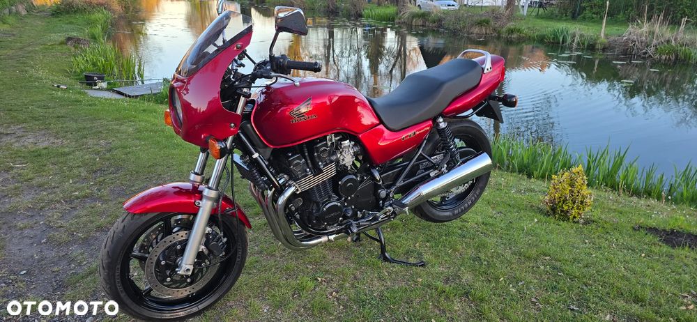 Honda CB - 1