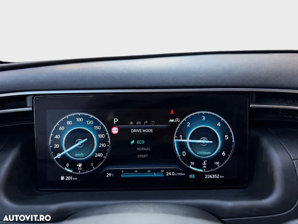 Hyundai Tucson 1.6 CRDi 48V-Hybrid 2WD DCT Trend - 11