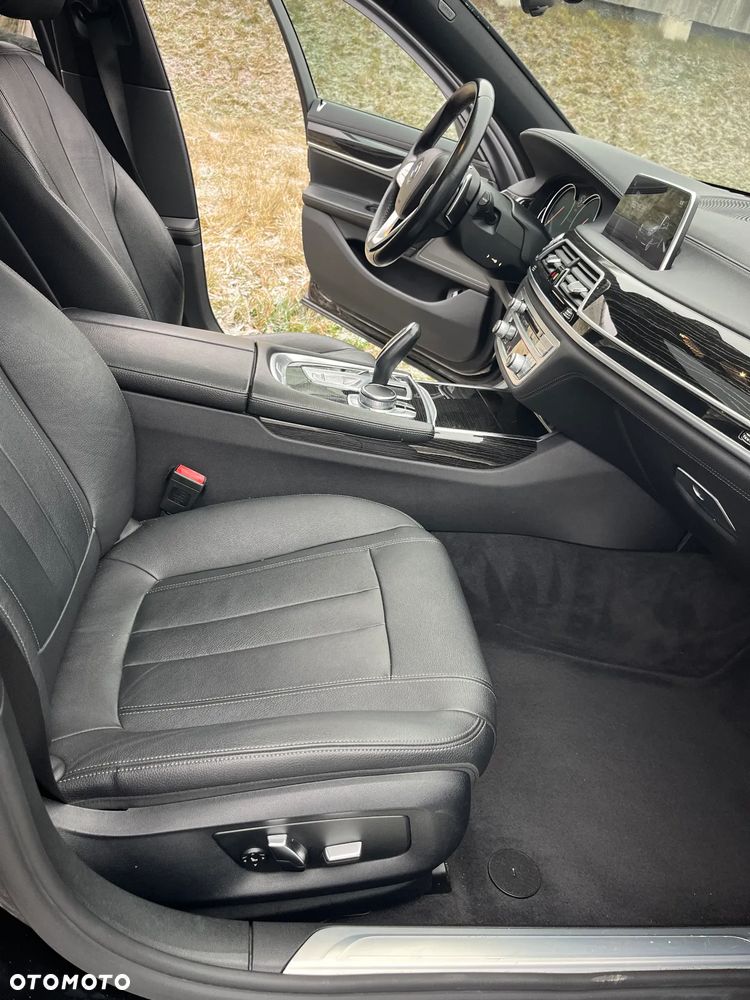 BMW Seria 7 - 24