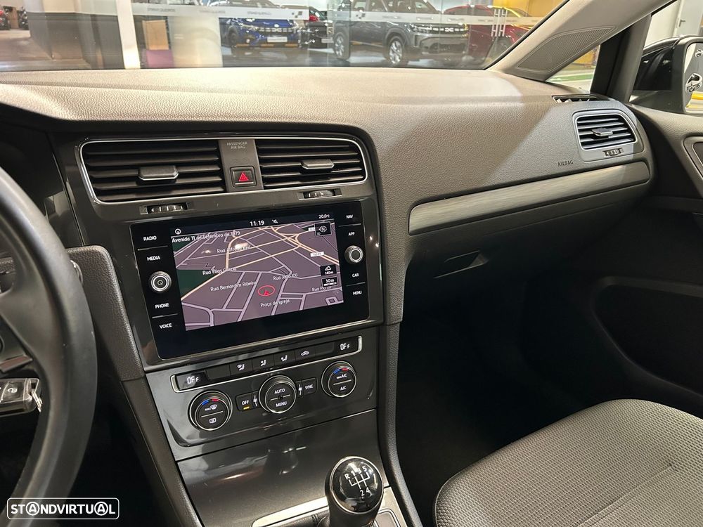 VW Golf Variant 1.6 TDi Confortline - 25