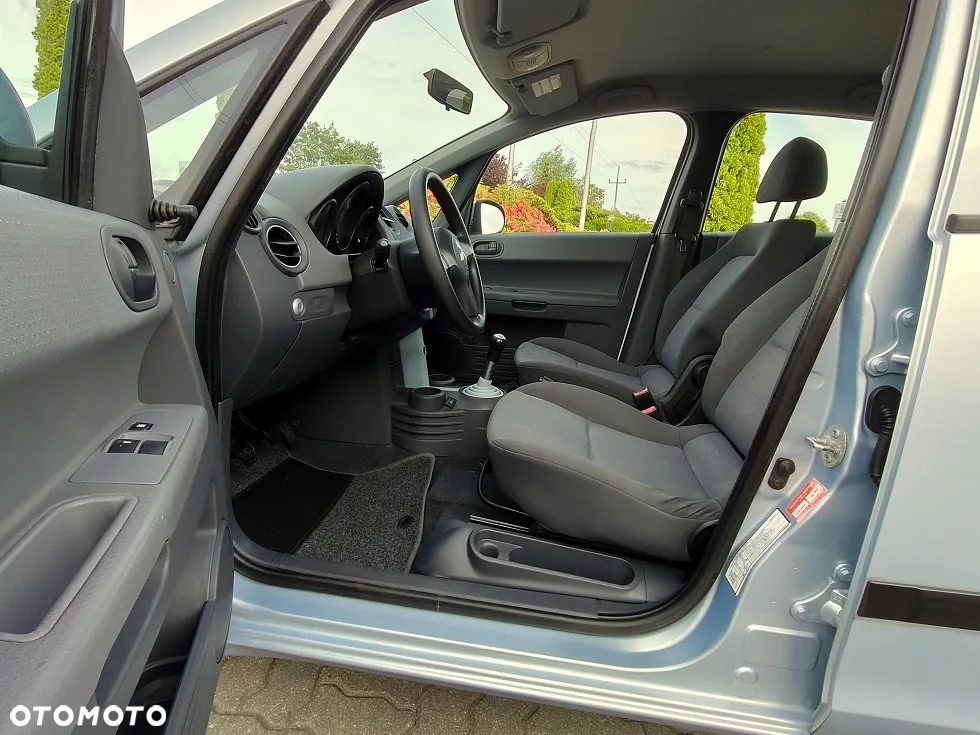 Mitsubishi Colt - 9