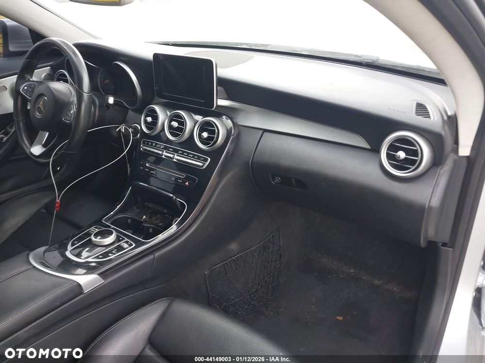 Mercedes-Benz Klasa C 300 9G-TRONIC Night Edition - 5
