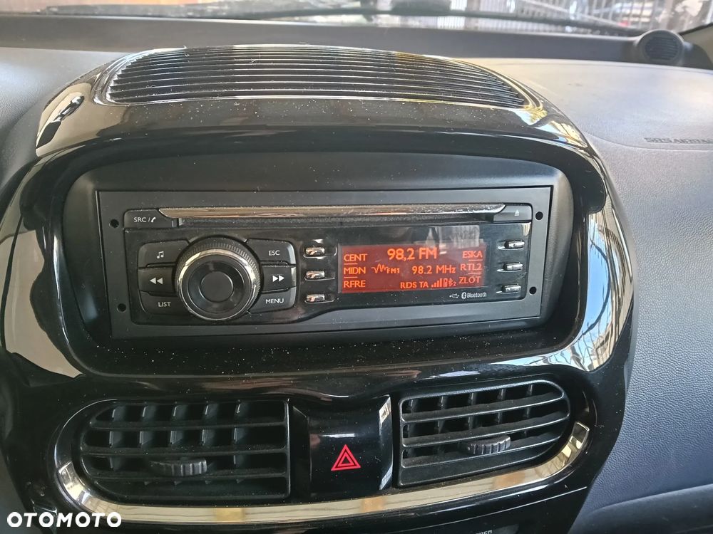 Peugeot iOn - 3