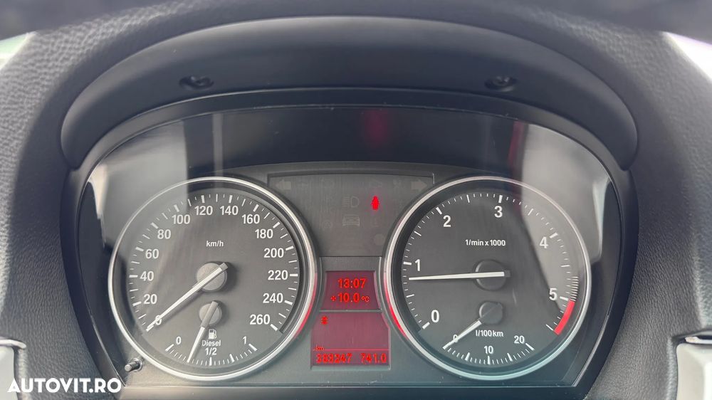 BMW Seria 3 330d xDrive - 5