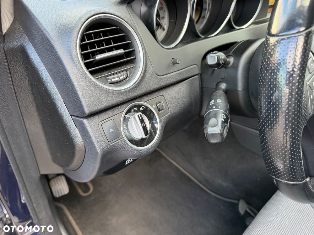 Mercedes-Benz Klasa C 200 CGI Automatik BlueEFFICIENCY Avantgarde - 17