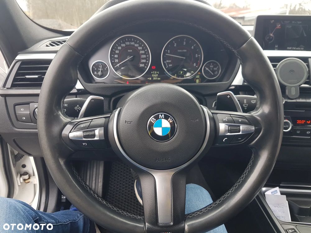 BMW Seria 3 330d xDrive Sport-Aut Sport Line - 24