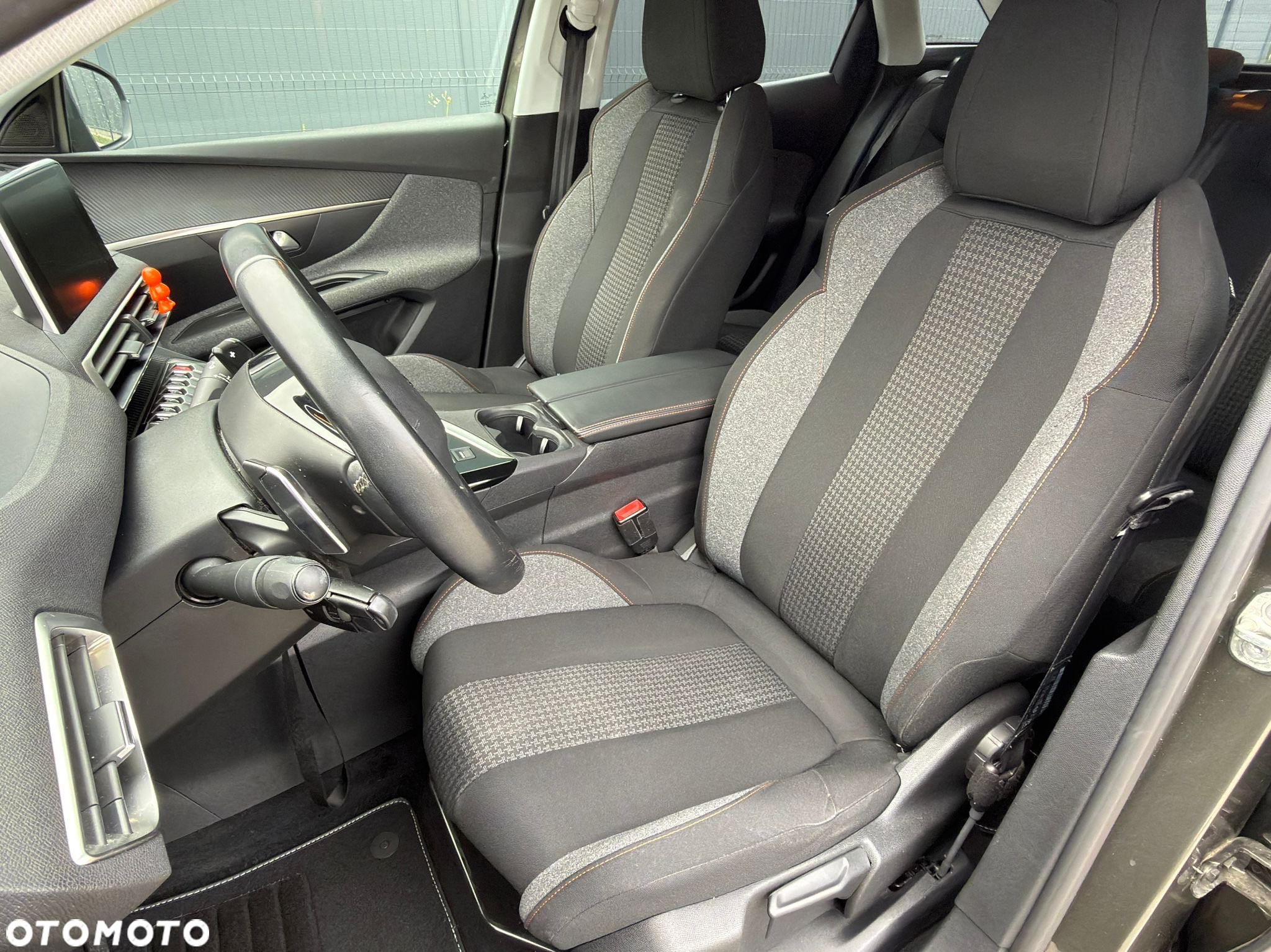 Peugeot 3008 1.5 BlueHDi Active S&S EAT8 - 8