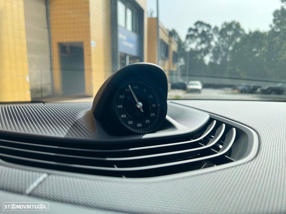 Porsche Taycan Bateria Performance Plus — fotografia 11