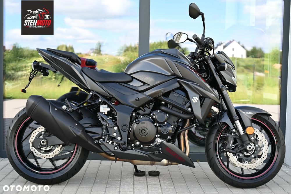 Suzuki GSX - 2