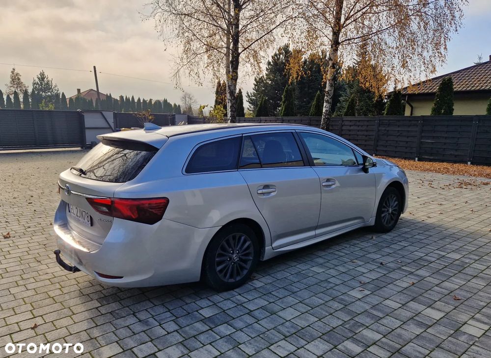 Toyota Avensis 1.8 Premium - 4