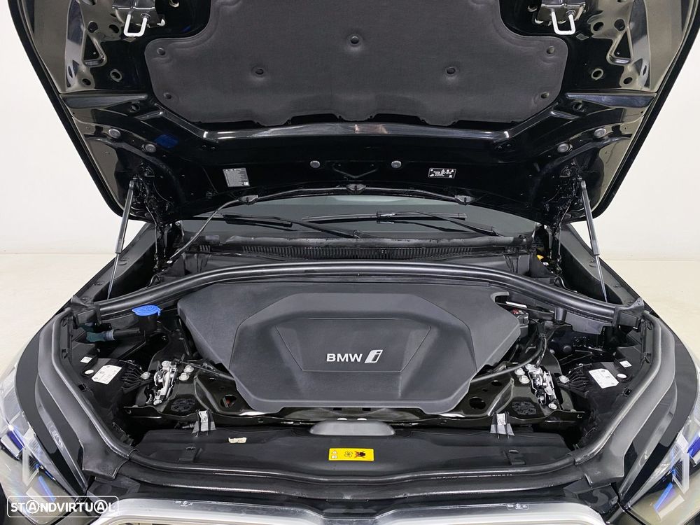 BMW iX2 eDrive20 Pack Desportivo M - 24