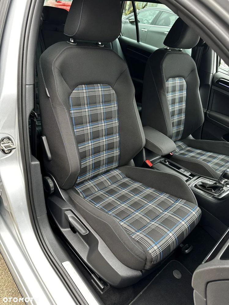Volkswagen Golf 1.4 GTE Plug-In-Hybrid DSG - 17
