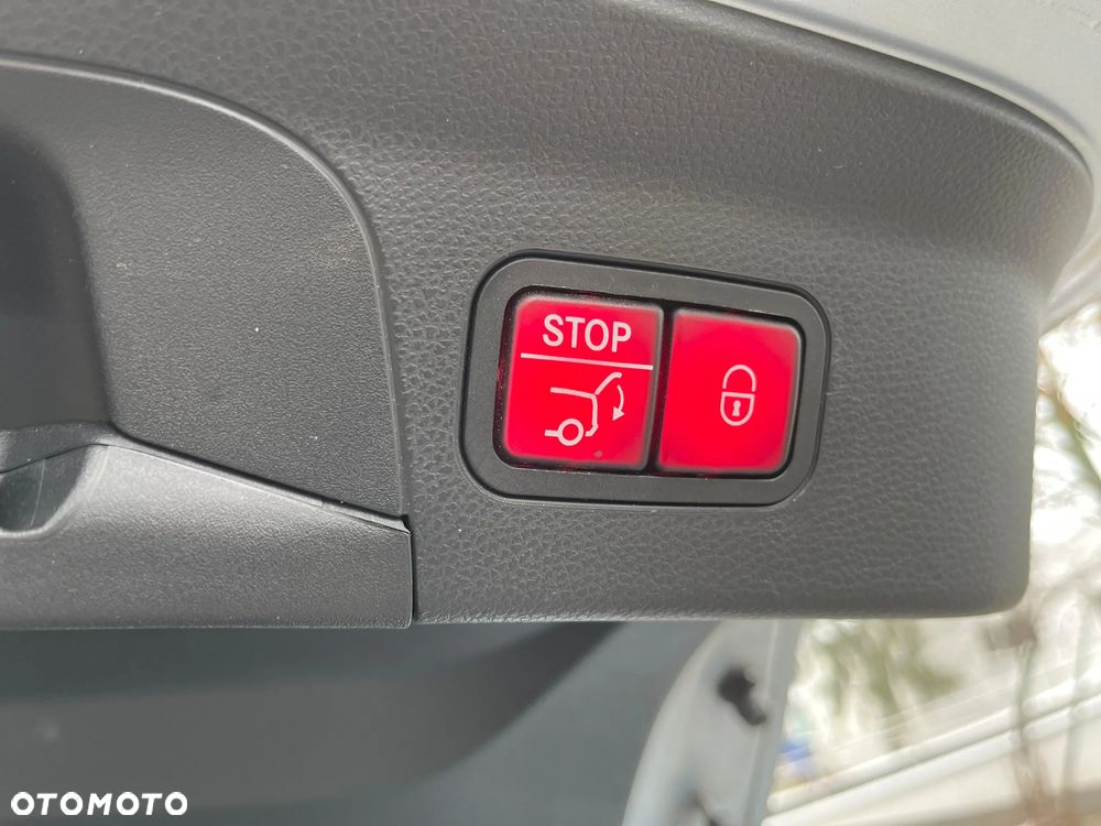 Mercedes-Benz GLC 250 4Matic 9G-TRONIC AMG Line - 34