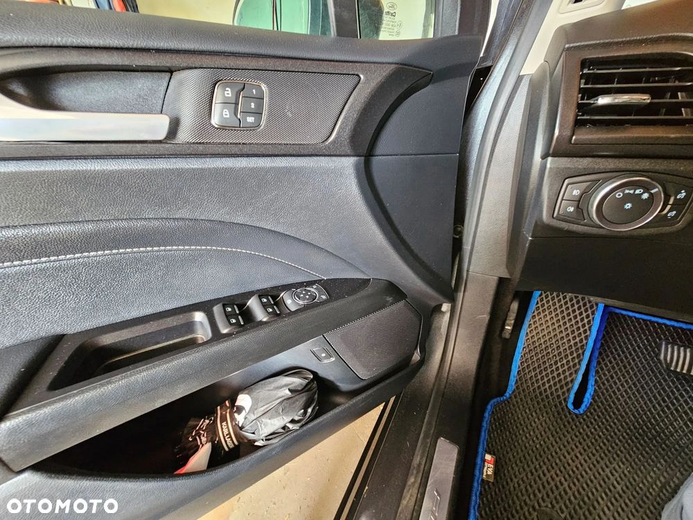 Ford Fusion - 10
