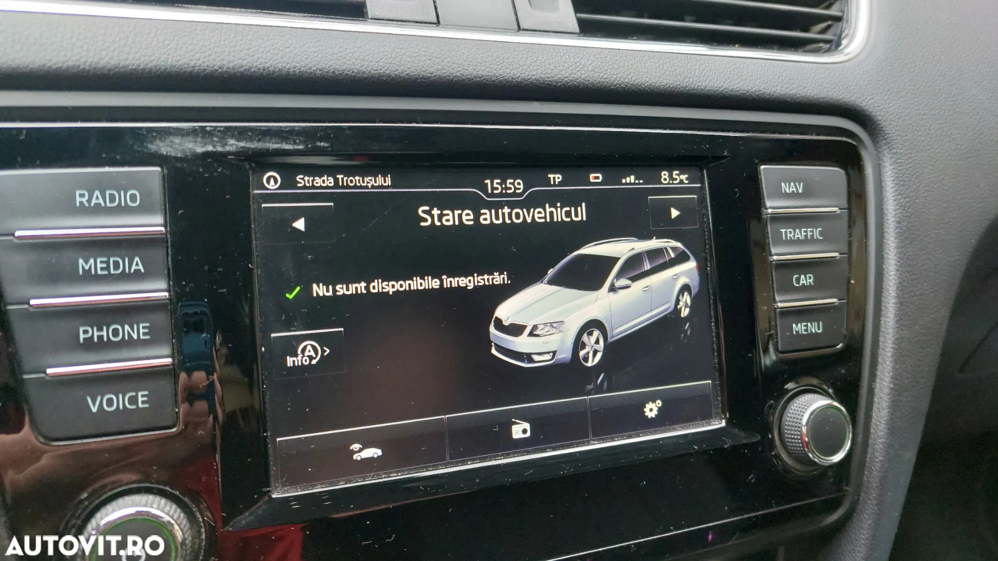 Skoda Octavia 2.0 TDI AMBITION DSG - 7