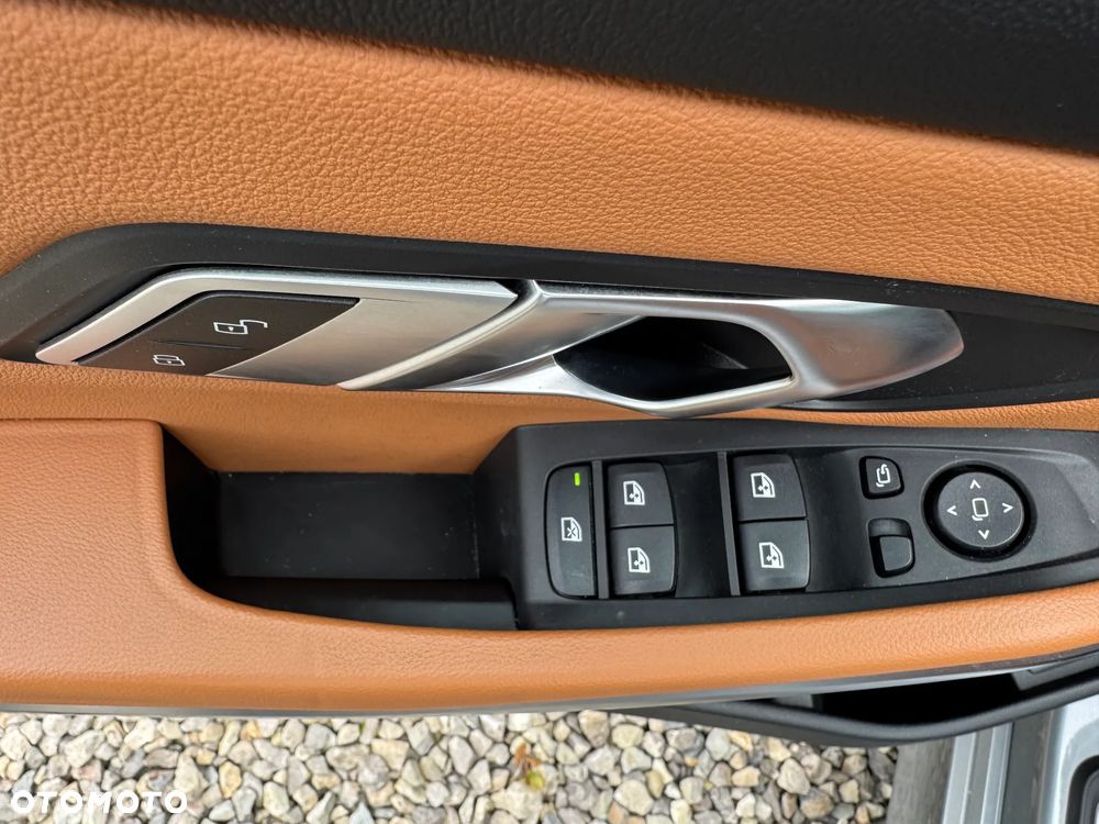 BMW Seria 3 318d MHEV - 33