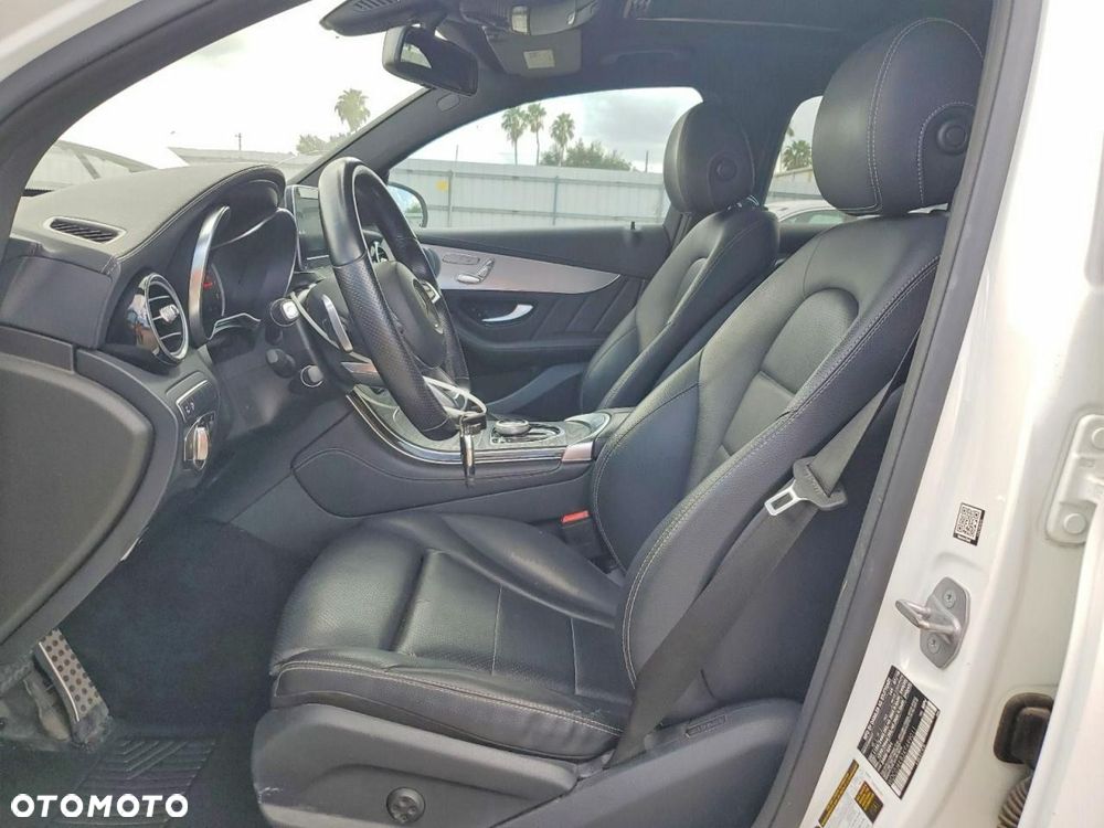 Mercedes-Benz GLC 300 4Matic 9G-TRONIC AMG Line - 7