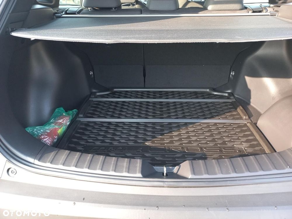 Toyota Corolla Cross 2.0 Hybrid Comfort - 23