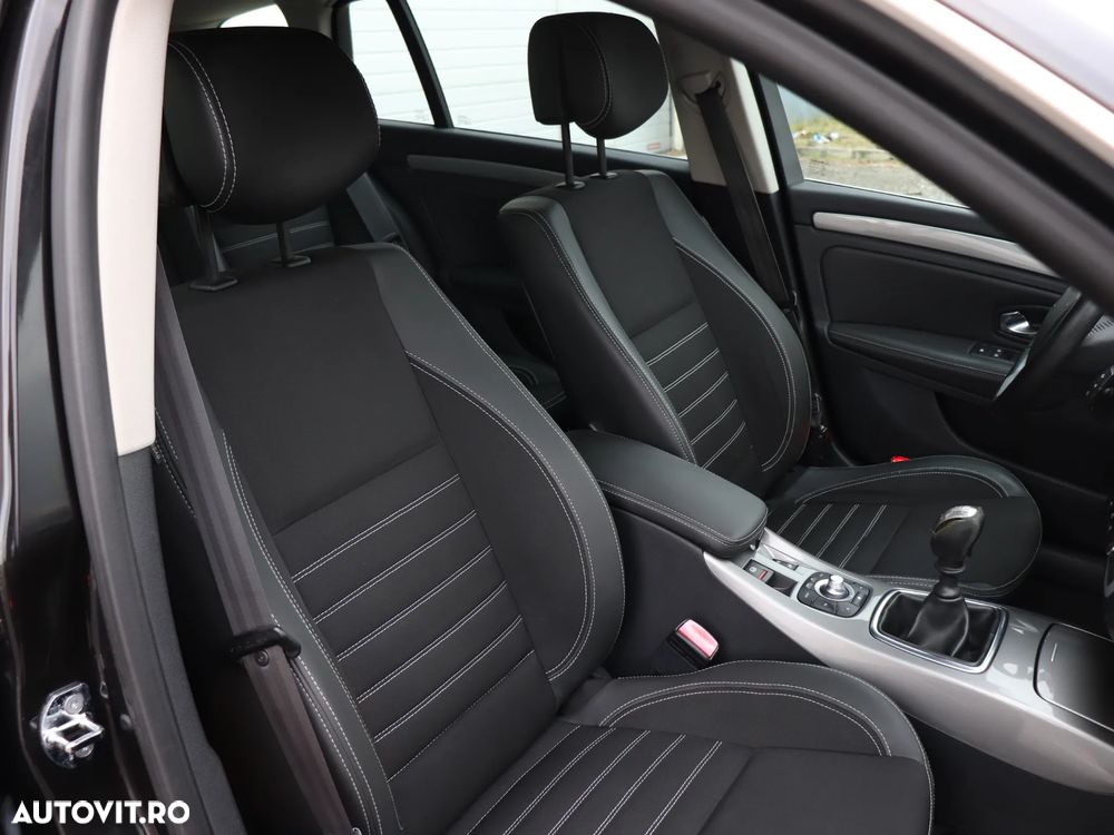 Renault Laguna dCi 110 FAP Limited - 21