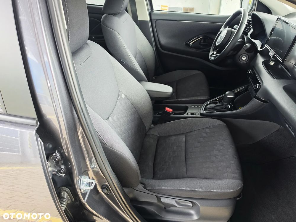 Toyota Yaris Hybrid 1.5 Style - 19