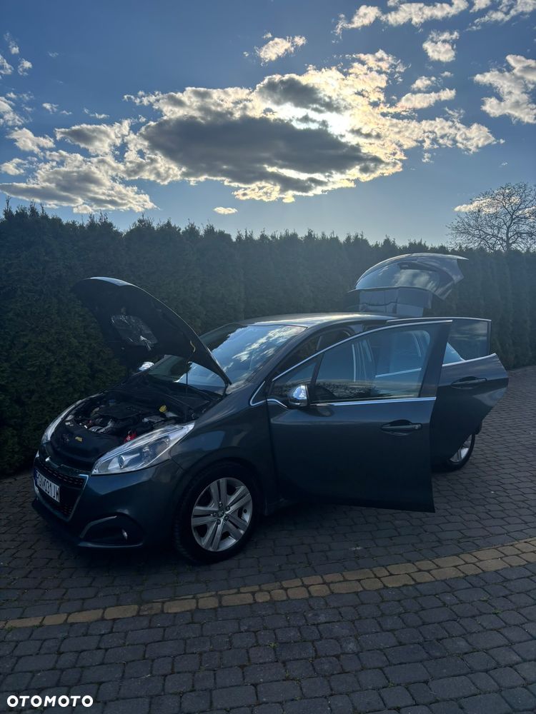 Peugeot 208 - 16