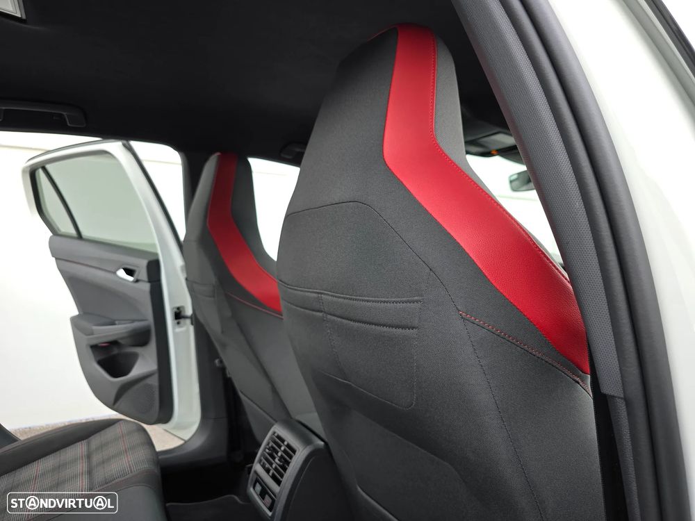 VW Golf 2.0 TSI GTI DSG - 40
