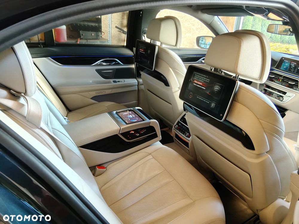 BMW Seria 7 740d xDrive - 9