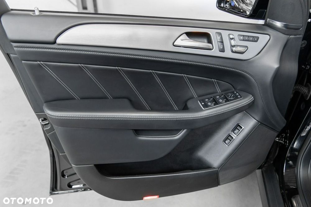 Mercedes-Benz GLE - 28