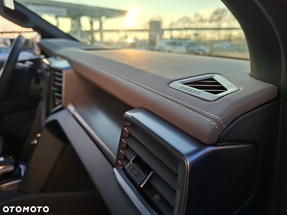 Volkswagen Amarok - 10