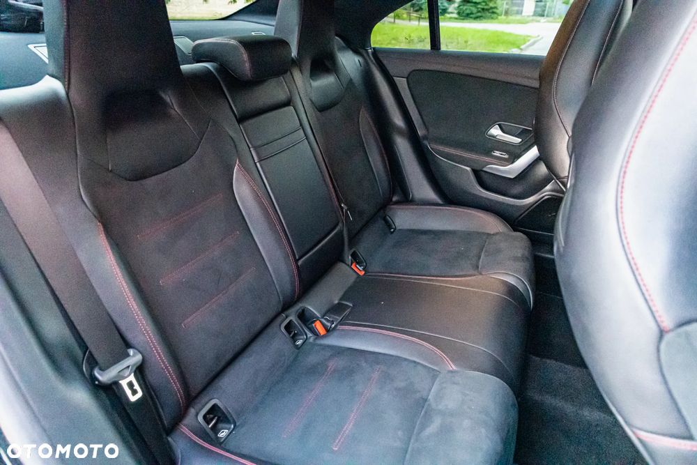 Mercedes-Benz CLA 250 4-Matic AMG Line 7G-DCT - 20