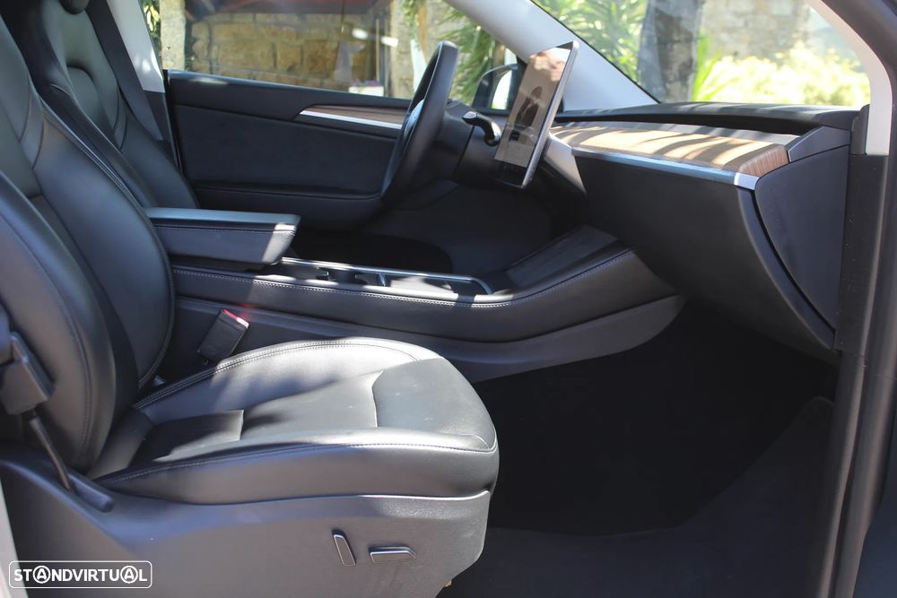 Tesla Model Y Long Range Tração Integral - 20