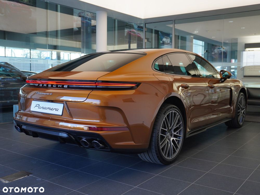 Porsche Panamera 4 E-Hybrid PHEV - 16