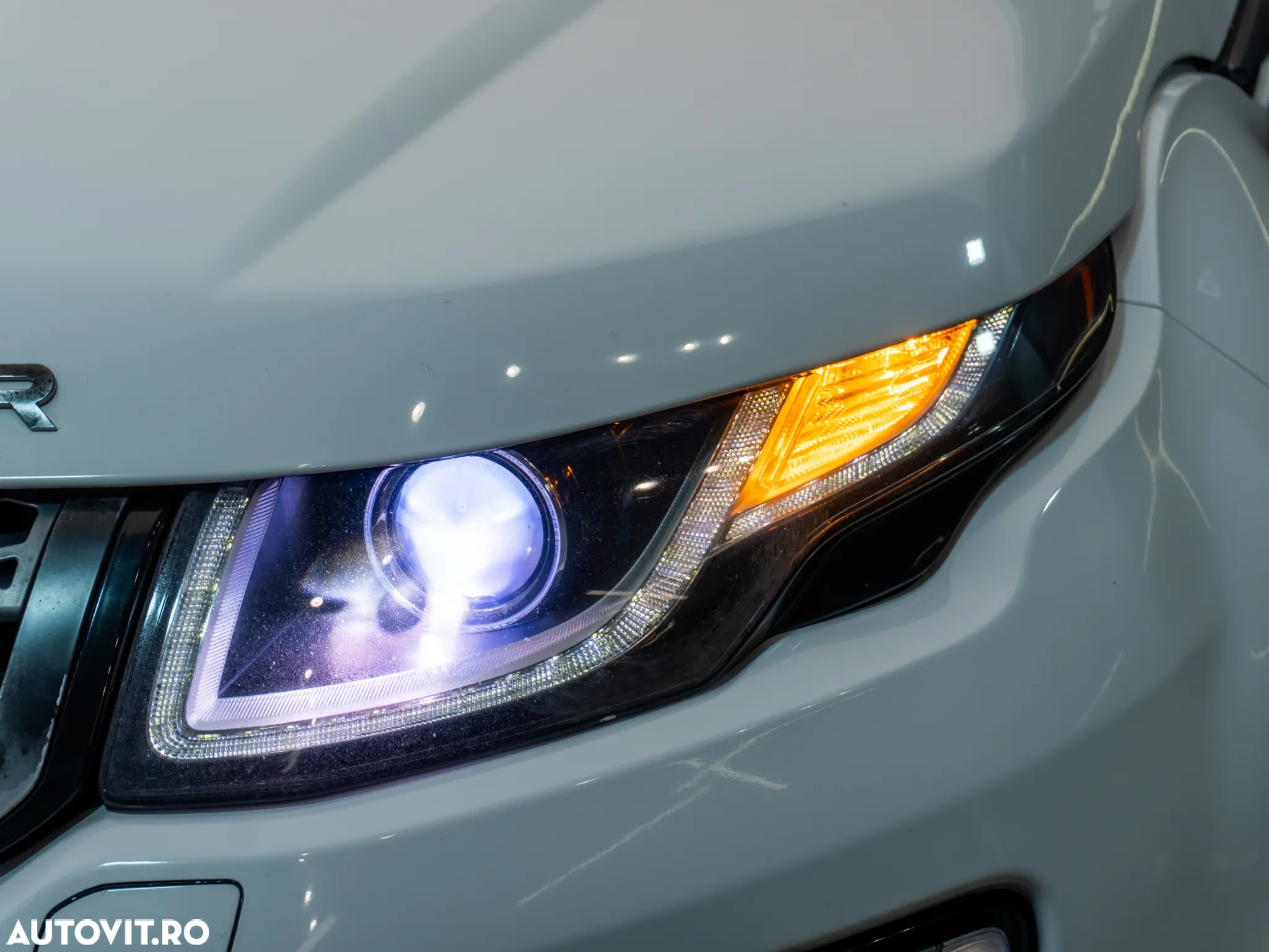 Land Rover Range Rover Evoque - 12