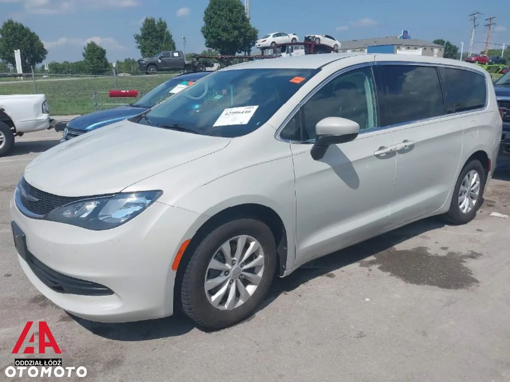 Chrysler Pacifica - 1