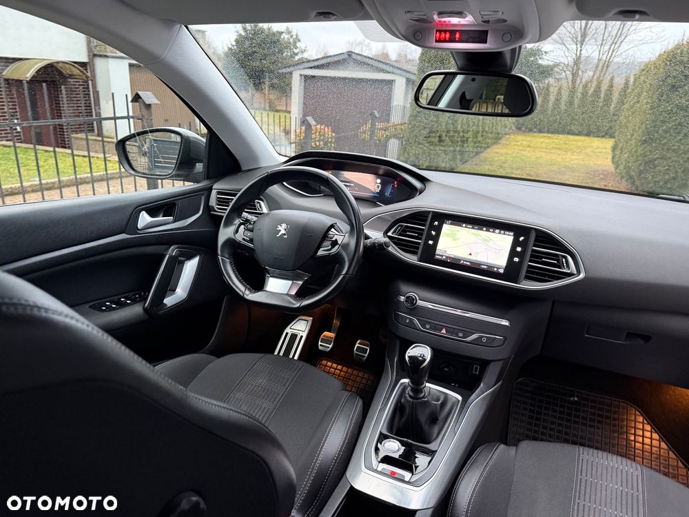 Peugeot 308 BlueHDi 130 Stop & Start Allure Business-Paket - 9