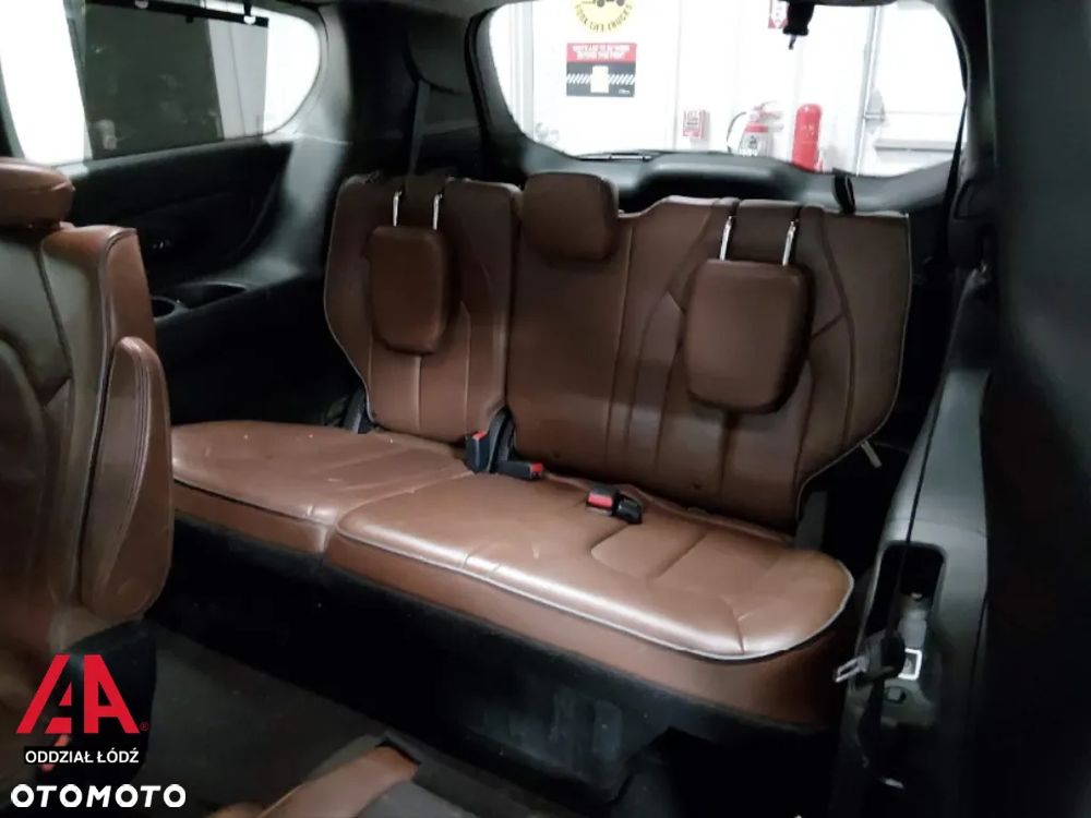 Chrysler Pacifica - 12