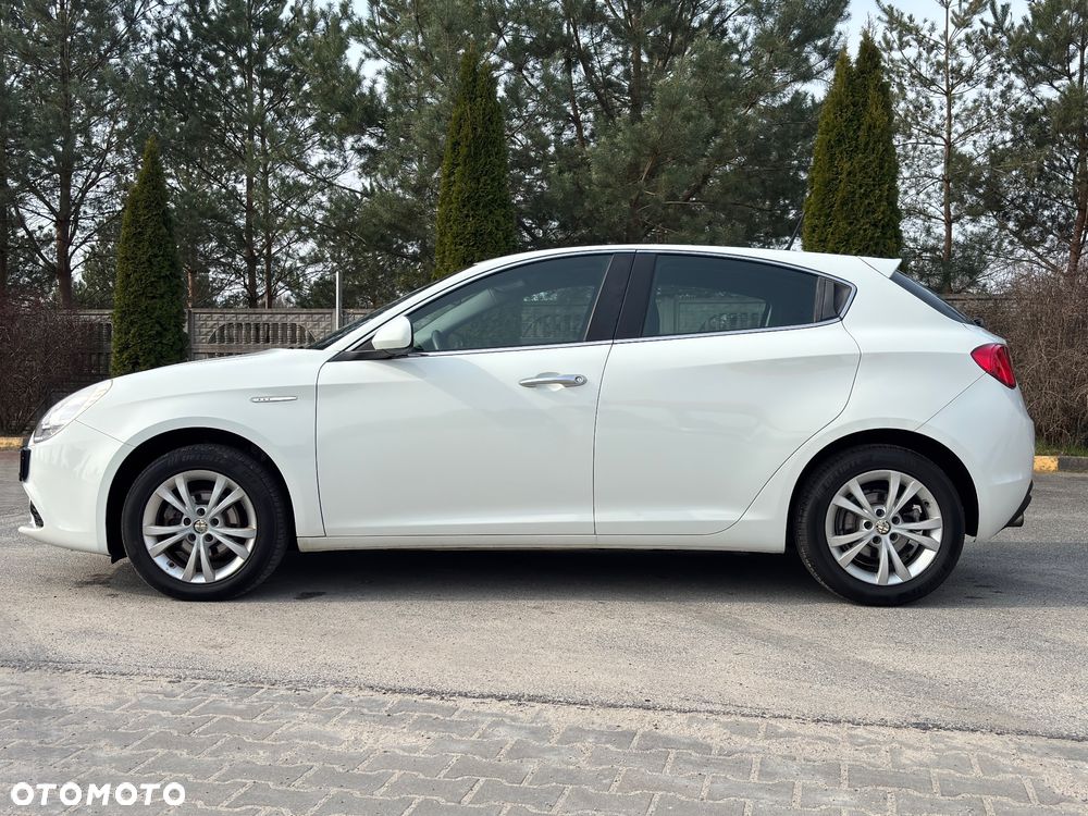 Alfa Romeo Giulietta - 1