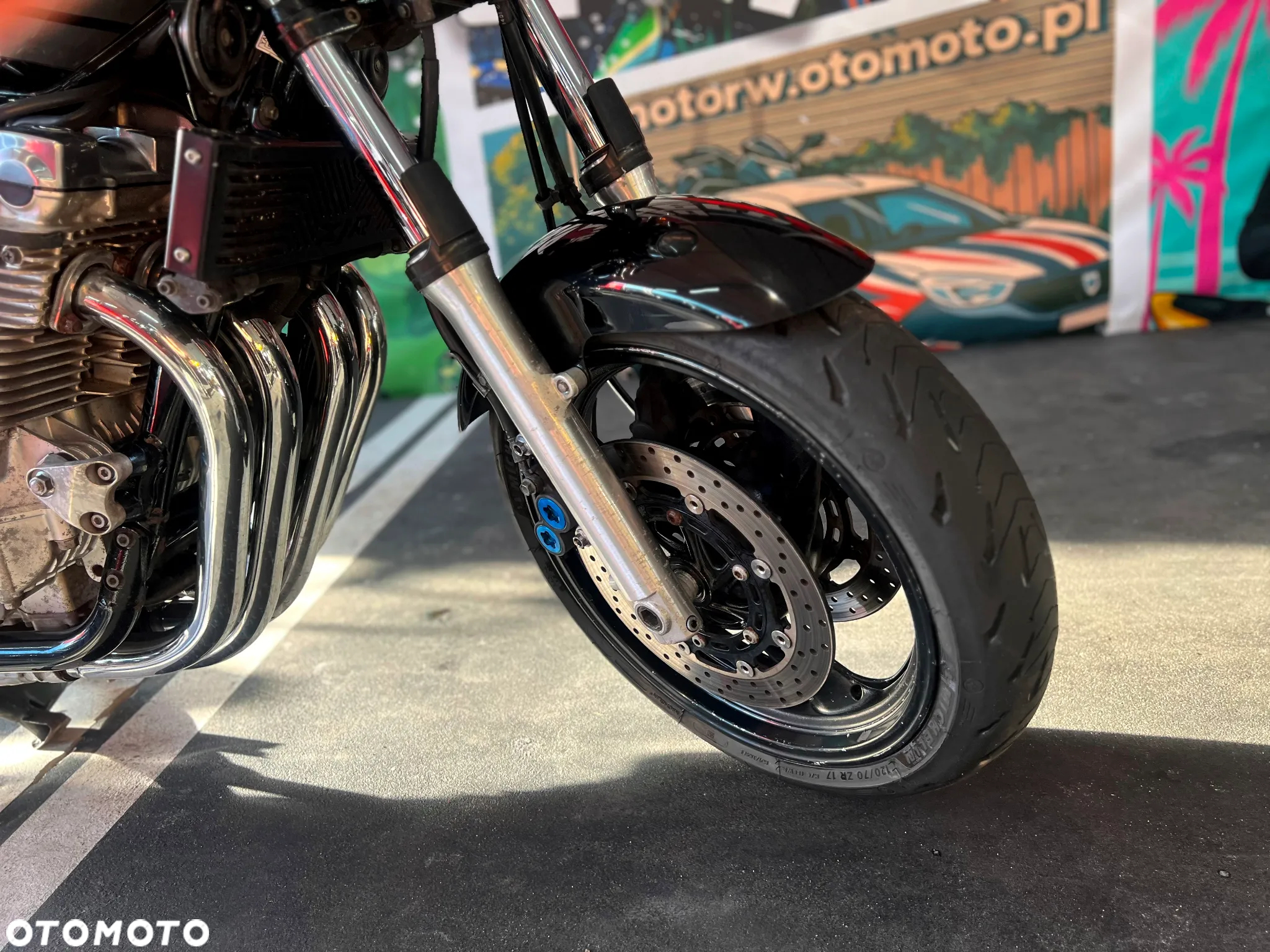 Yamaha XJR - 24