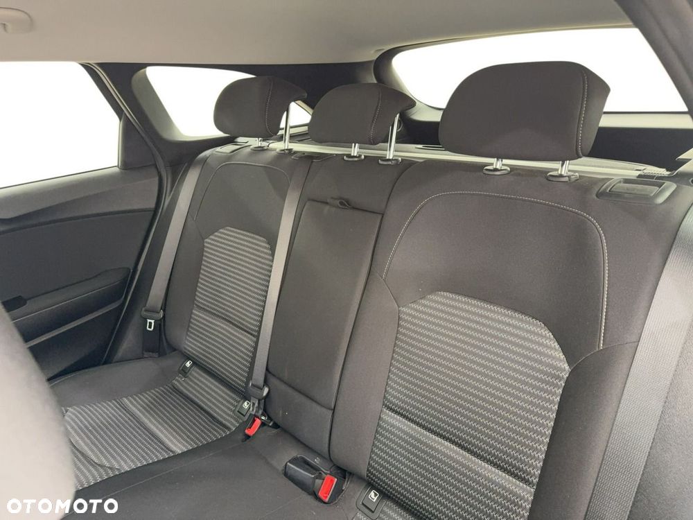 Kia Ceed - 12