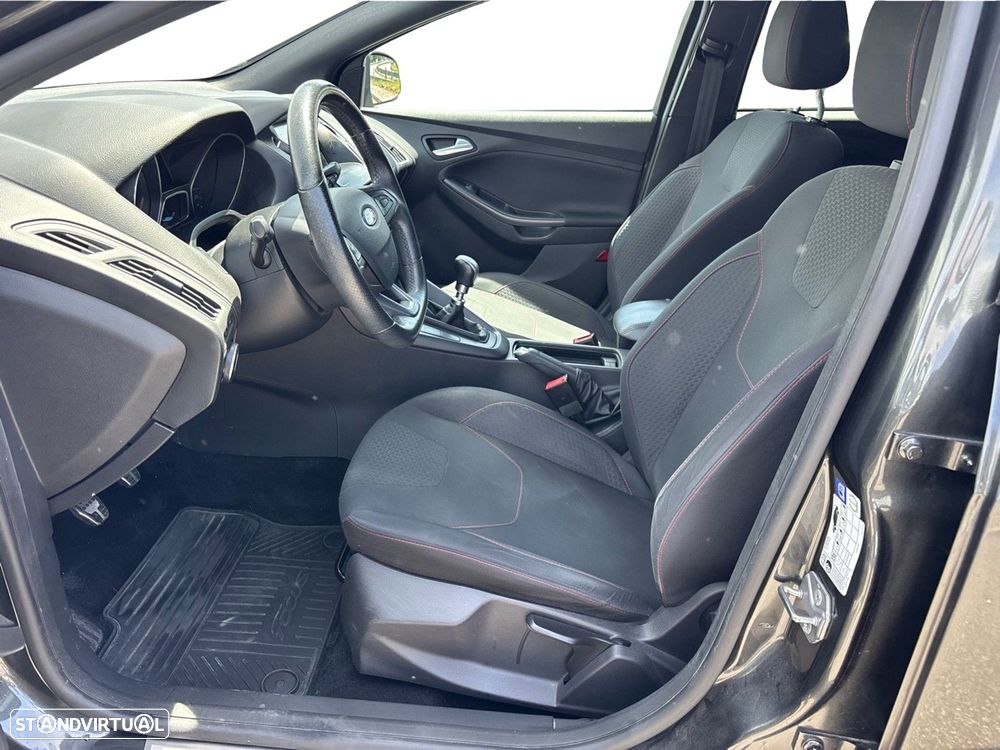 Ford Focus 1.5 TDCi ECOBlue ST-Line - 12