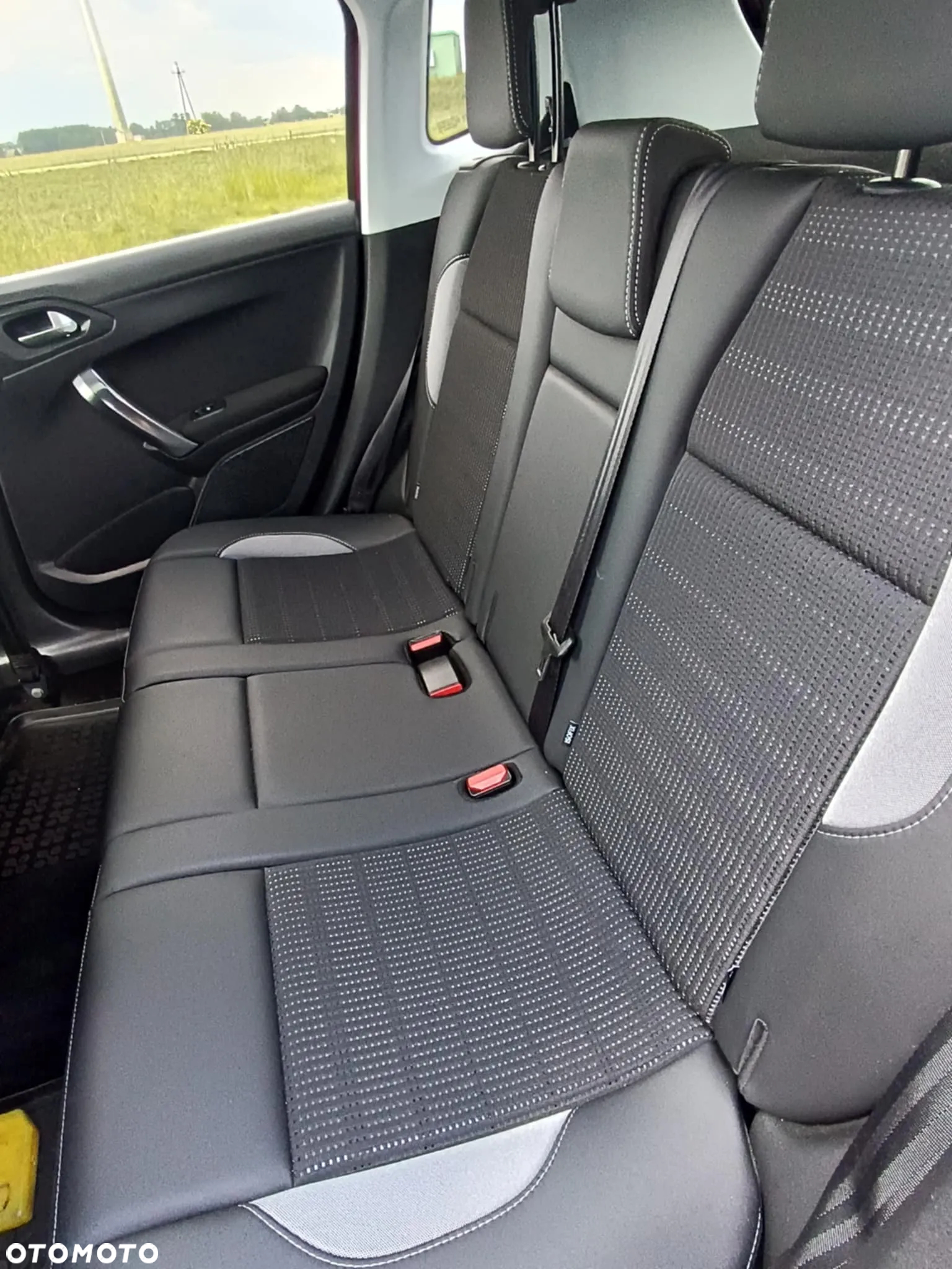 Peugeot 2008 1.2 Pure Tech GPF Allure S&S - 22