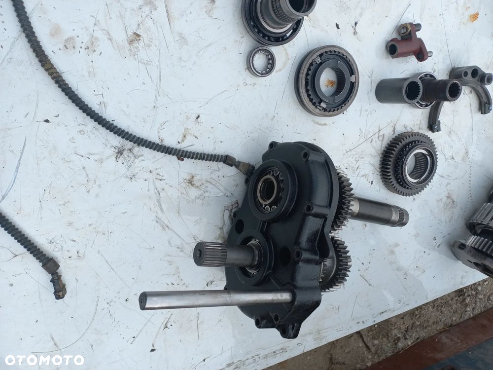 Części skrzyni biegów new holland,case,22647000,47126619,47126736,44980020,5197570,47131252,5198194,R902493582,1525503725,47124320,47127186,KOSZ,wałek,obudowa,most,atak,rozdzielacze hydrauliczne,pompahydrauliki,zwolnice,podnośnik,synchronizator,rewers,ramiona,wom. - 8