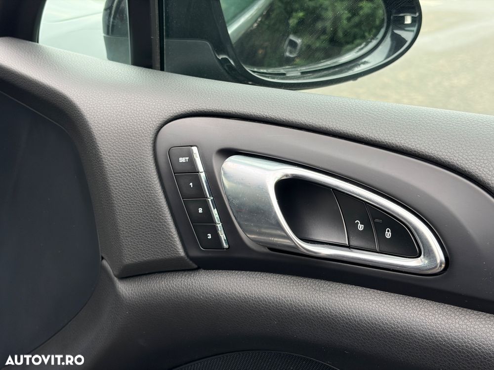 Porsche Cayenne Platinum Edition - 27