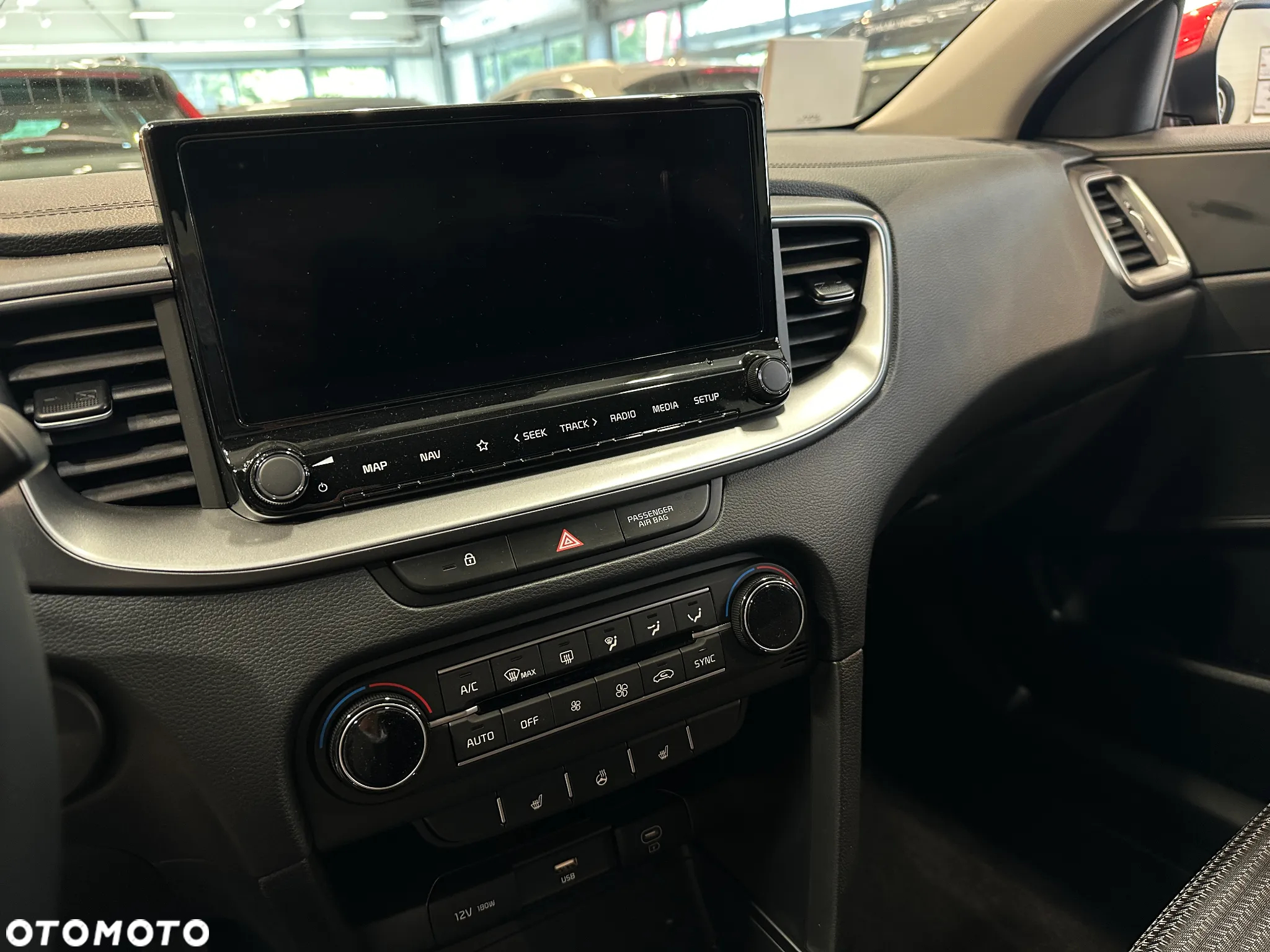 Kia XCeed 1.5 T-GDI M - 13