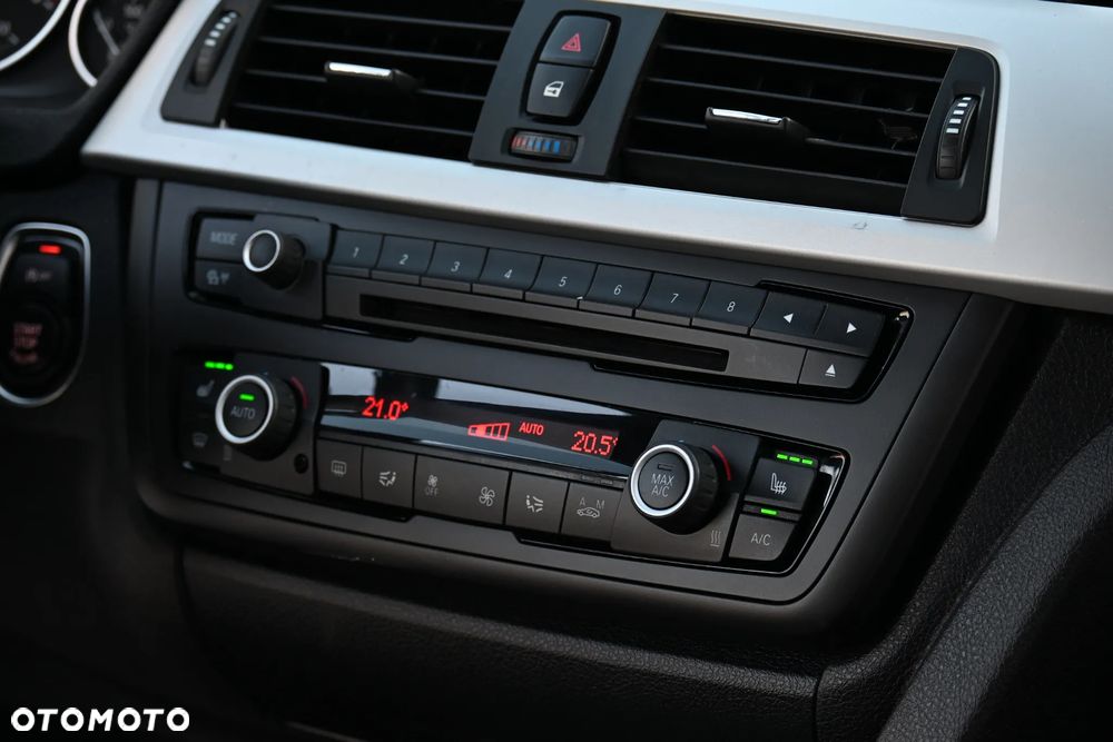 BMW Seria 3 320d Sport-Aut - 30