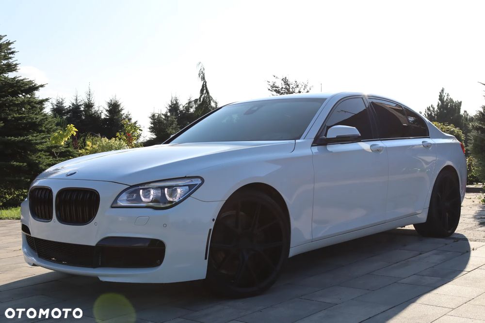 BMW Seria 7 750i - 4