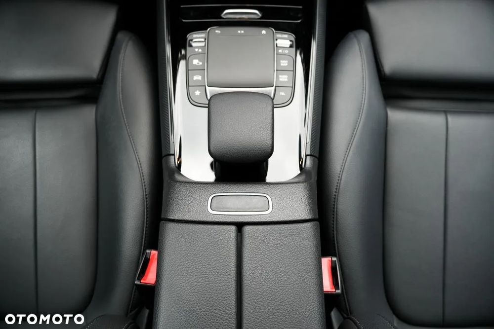 Mercedes-Benz GLA 200 Business Edition - 19