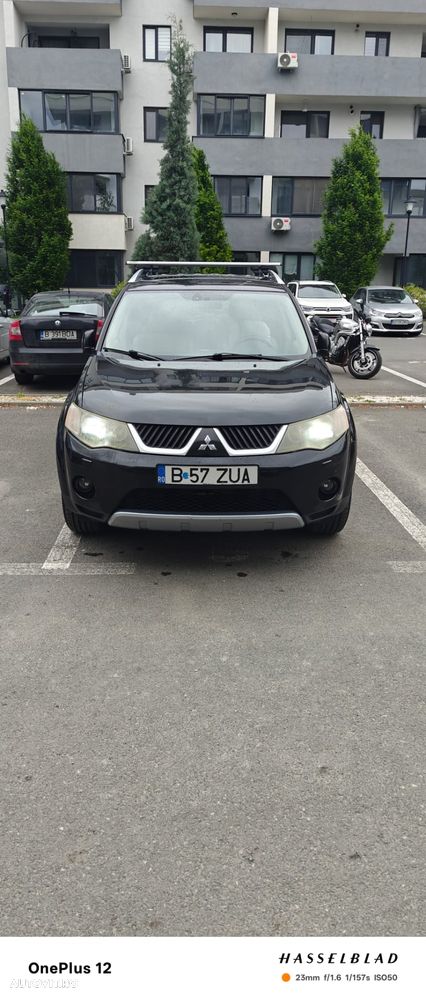 Mitsubishi Outlander 2.2 DI-D NAVI Instyle - 4