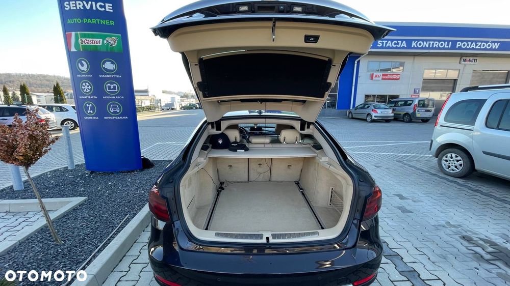 BMW 3GT 320d Luxury Line - 16