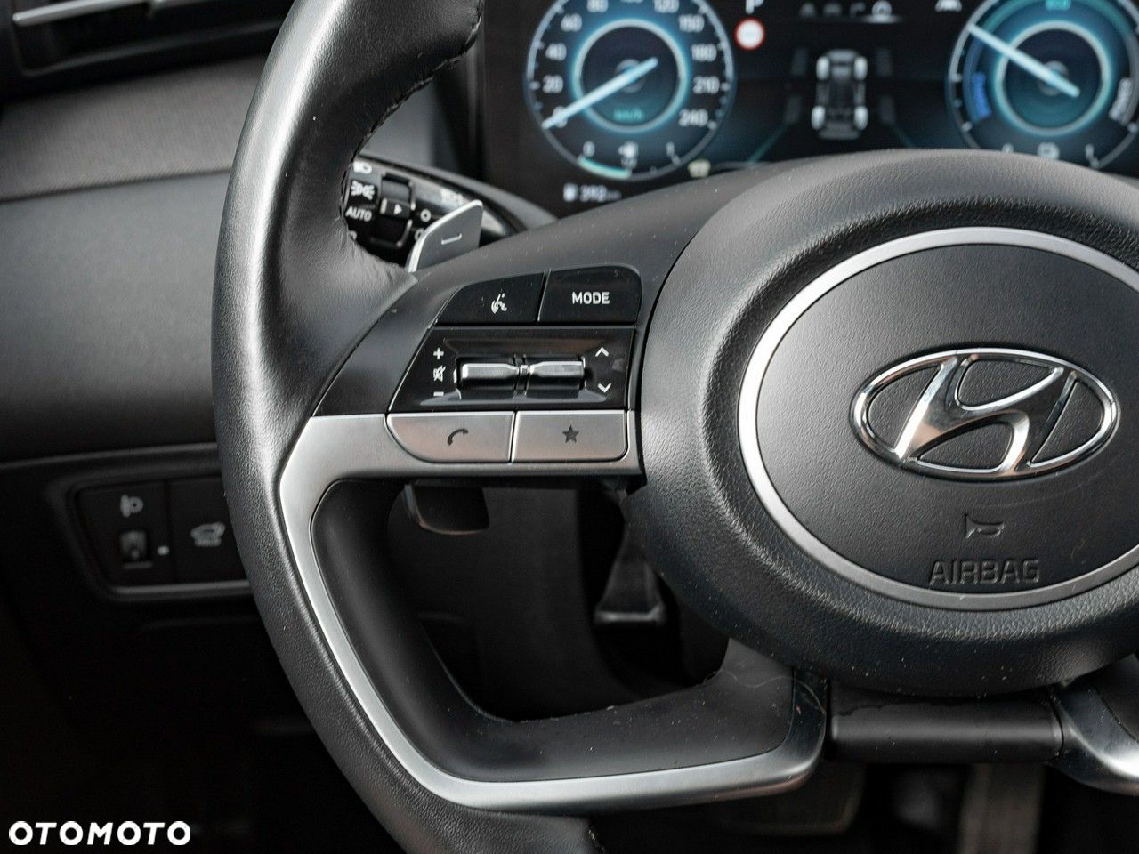Hyundai Tucson 1.6 T-GDi HEV Executive 4WD - 17